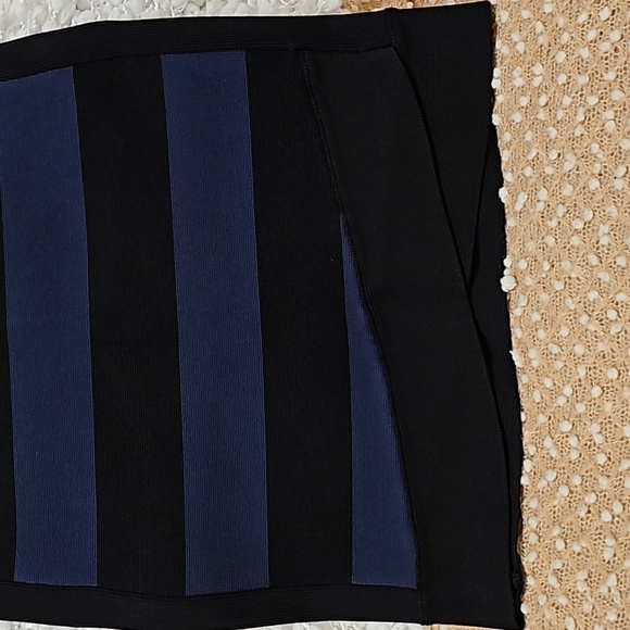 BCBGMaxAzria Skirt - Picture 3 of 13